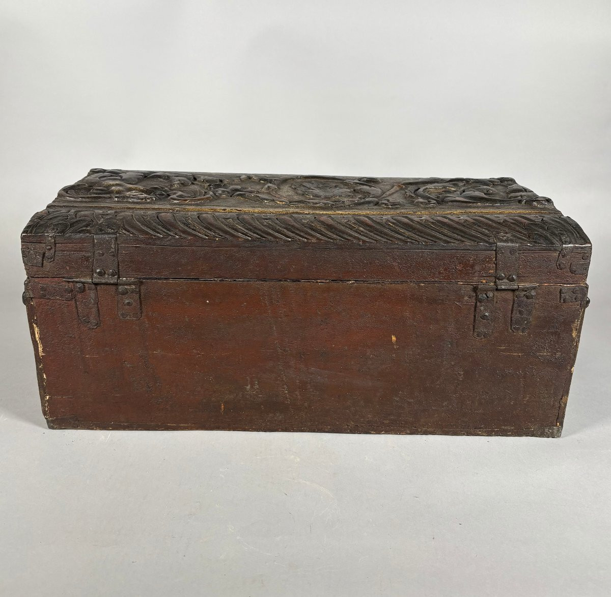 Coffre en bois sculpté polychrome XVIème siècle France-photo-3