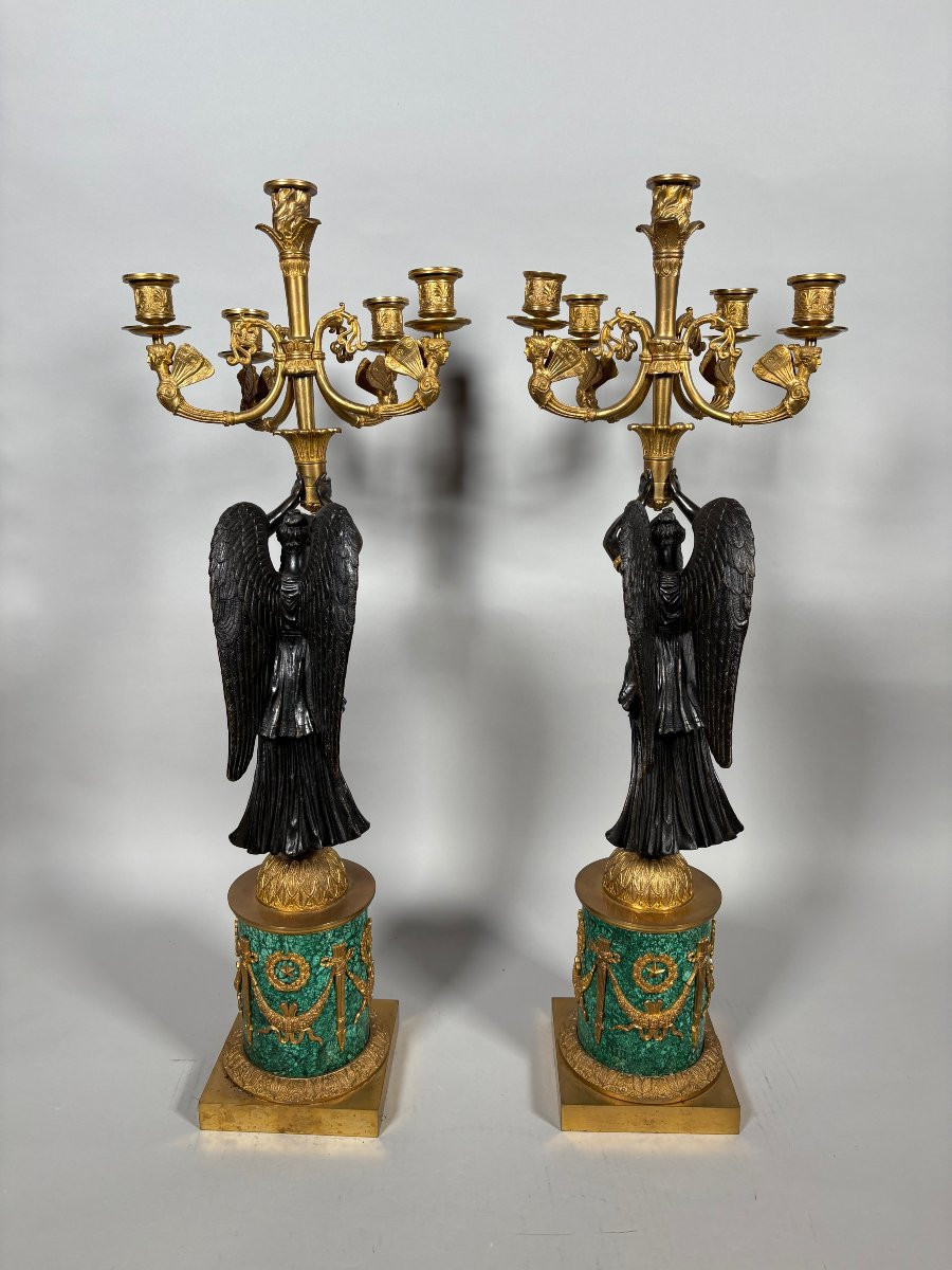 Paire de candélabres aux Victoires ailées Attribués à Pierre-Philippe Thomire (1751-1843) -photo-1