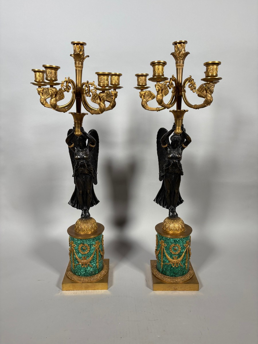 Paire de candélabres aux Victoires ailées Attribués à Pierre-Philippe Thomire (1751-1843) 