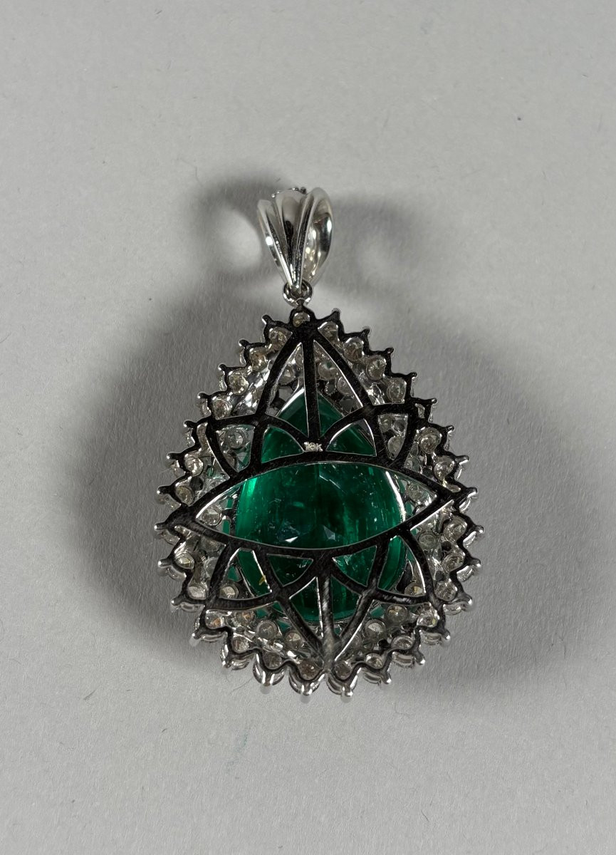 Pendant - 18k White Gold - 28ct. Pear-cut Emerald - Diamond-photo-2
