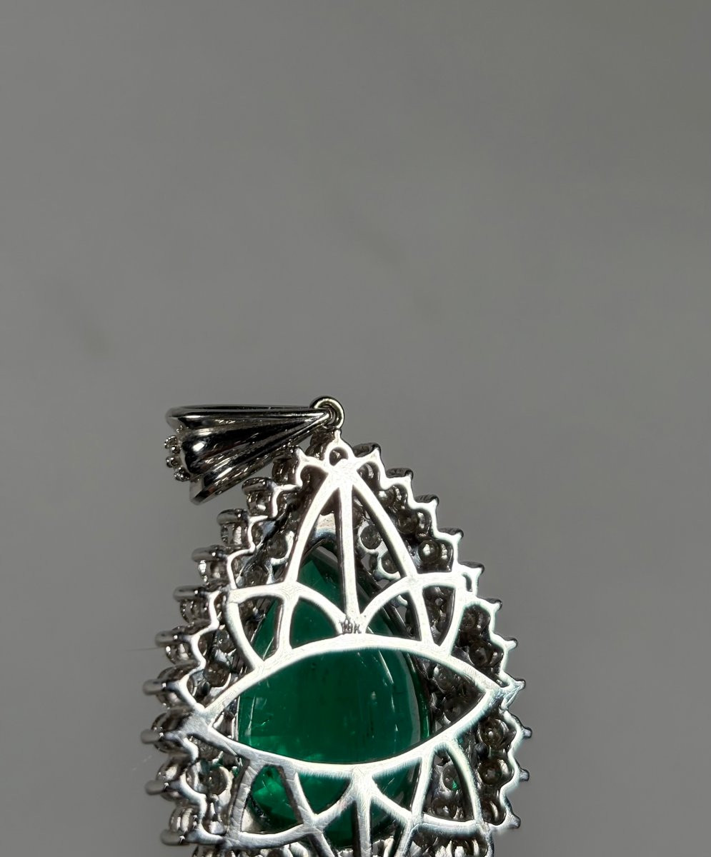 Pendant - 18k White Gold - 28ct. Pear-cut Emerald - Diamond-photo-3