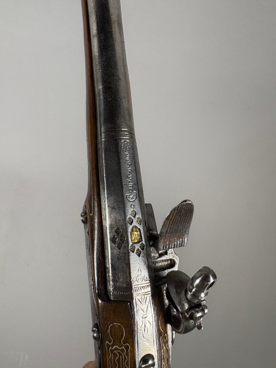  Pistolet  à silex richement décoré XVIIIeme siecle Epoque Louis XIV-photo-2