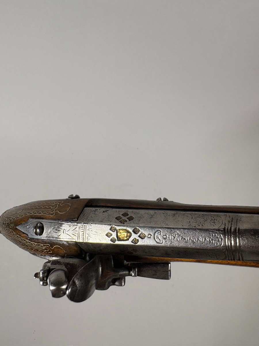  Pistolet  à silex richement décoré XVIIIeme siecle Epoque Louis XIV-photo-4