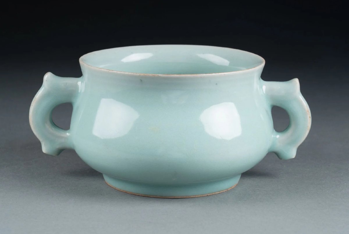 Celadon Porcelain Incense Burner - Qing Dynasty - 19th Century - China