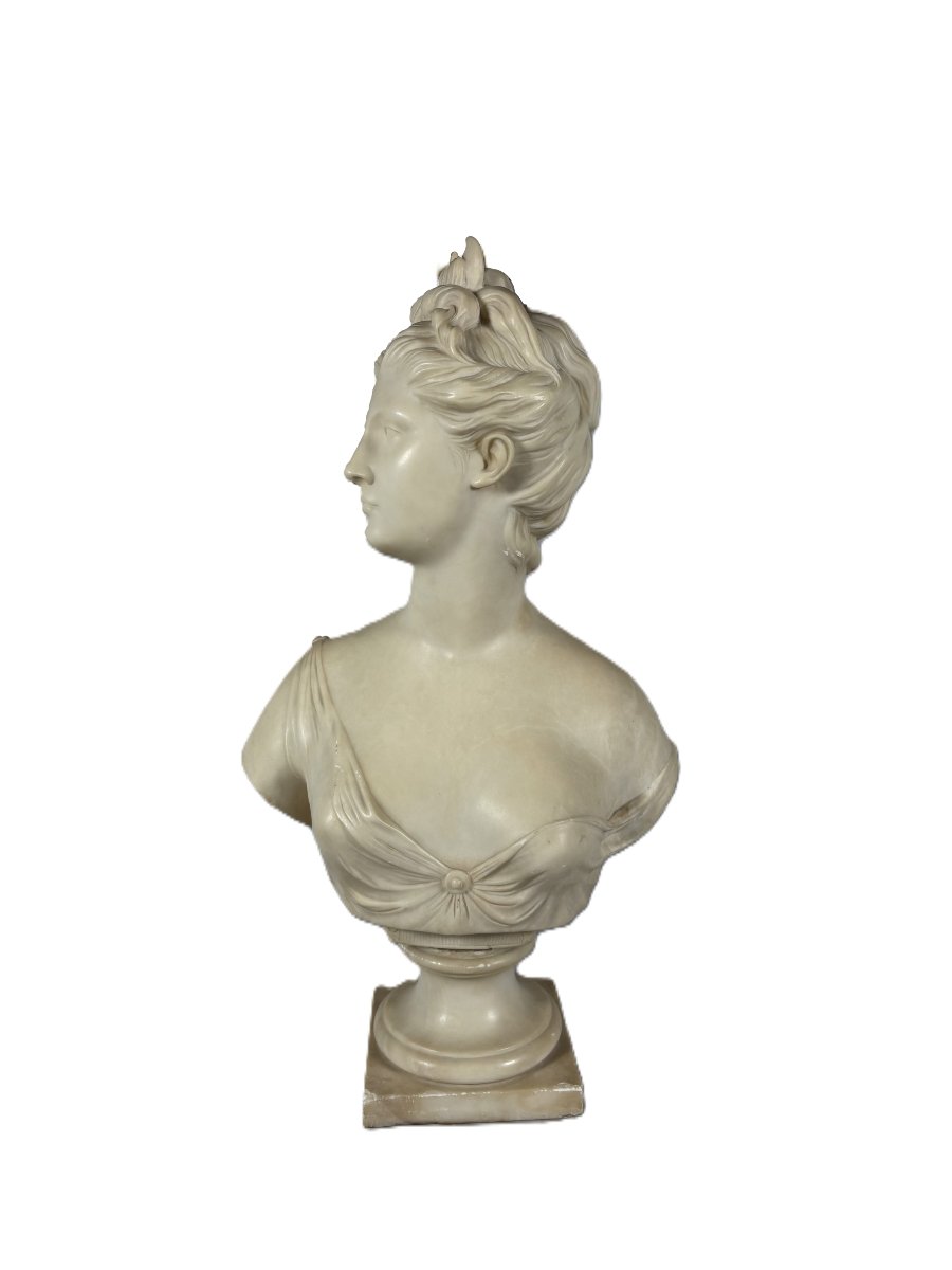 Sculpture en marbre blanc, buste de Diane d'apres Jean-Antoine Houdon (1741-1828)-photo-2