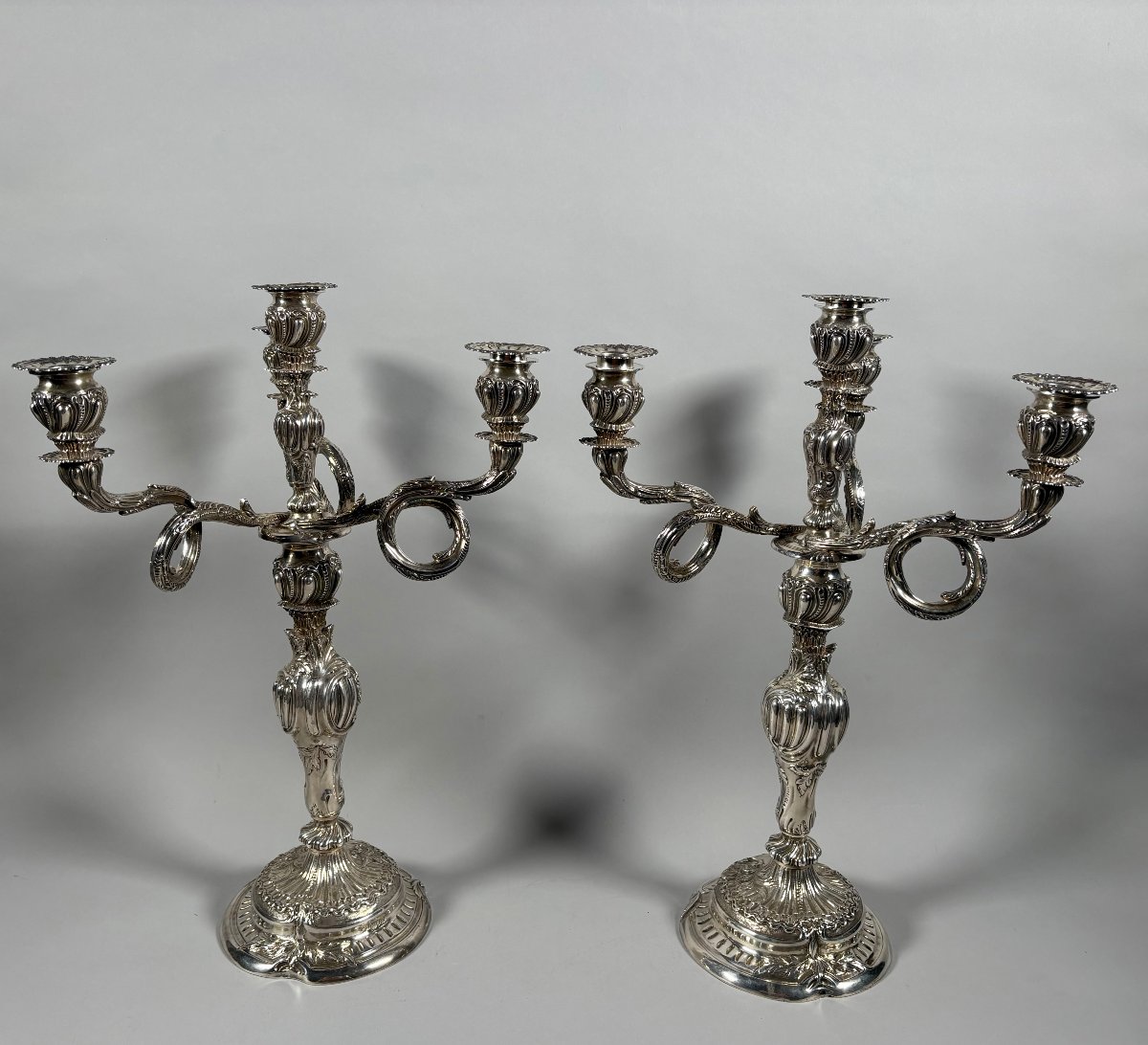 Paire de Candélabres rocailles en argent massif 950 Style Louis XV  XVIIIeme siècle 