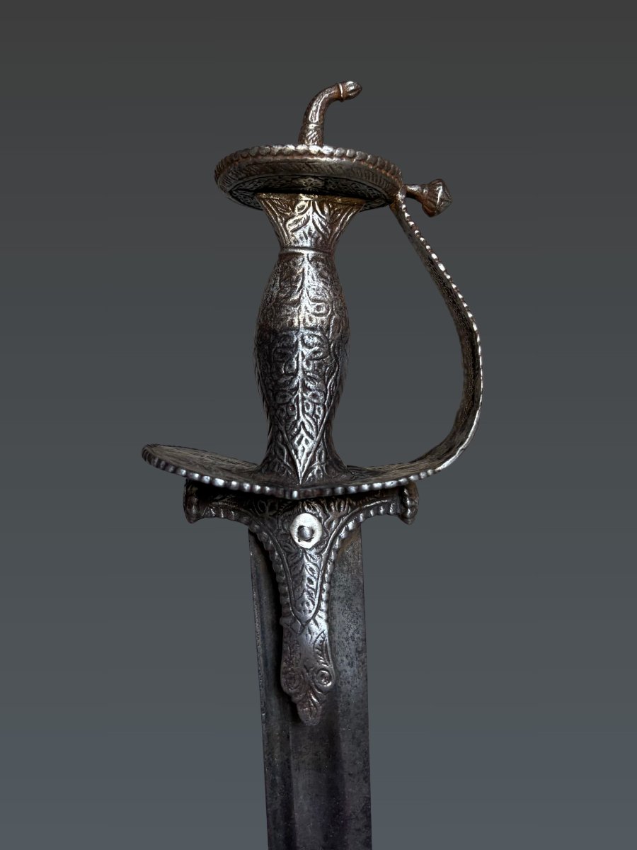  Sabre de type firangi à poignée khanda Inde, XVIIe siècle-photo-1