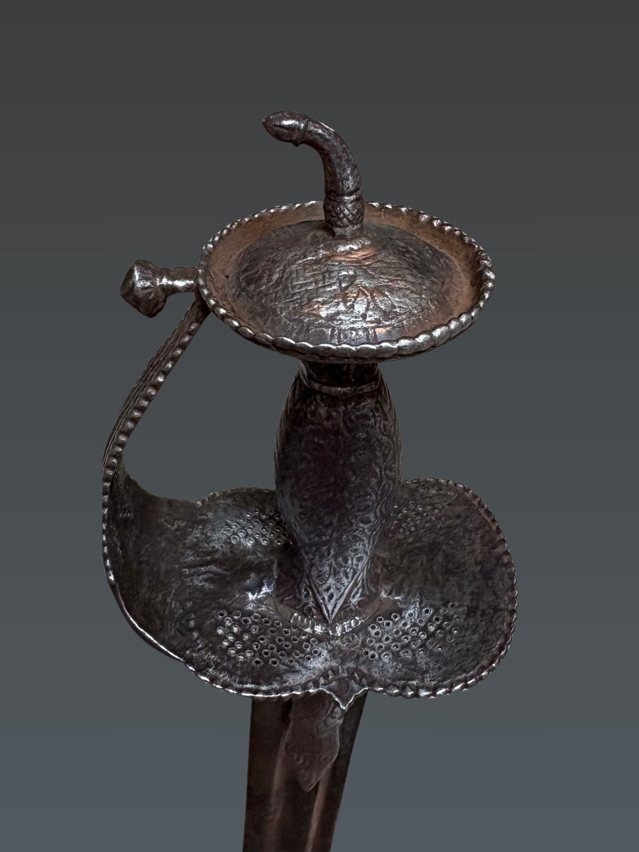  Sabre de type firangi à poignée khanda Inde, XVIIe siècle-photo-3