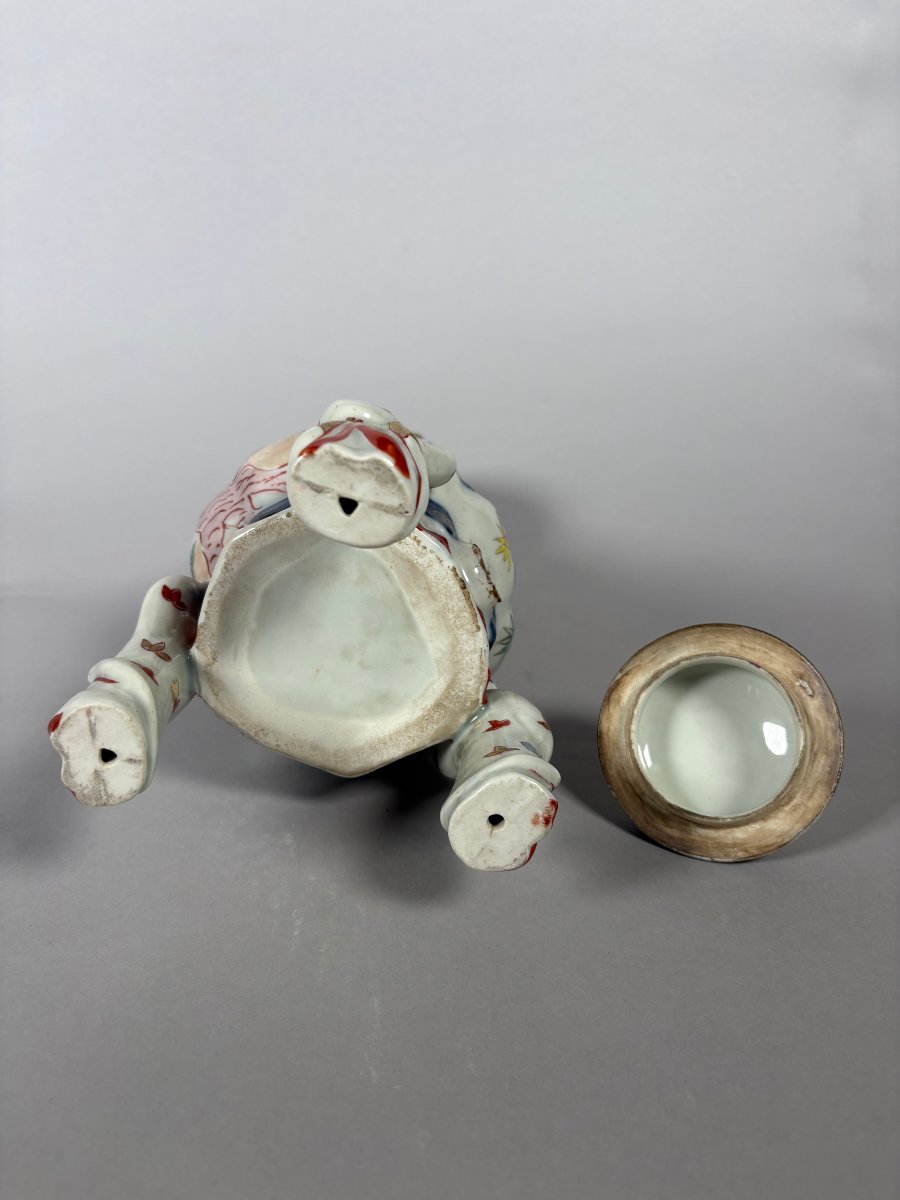 Fontaine tripode en porcelaine Imari Japon Ere Edo (1603-1868) XVIIème - XVIIIème siècle-photo-4