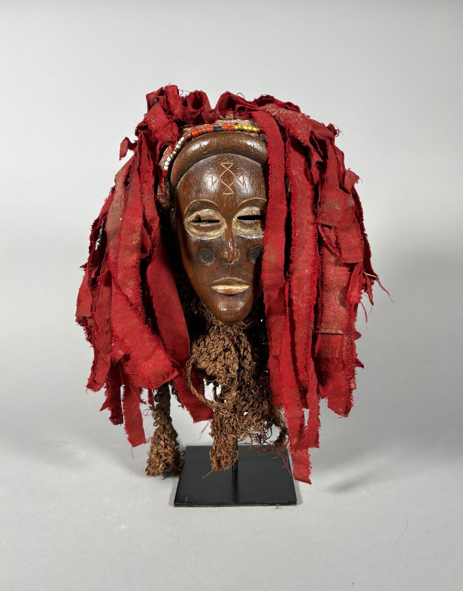 Masque Mwana Pwo TSHOKWE, République Démocratique du Congo.  
