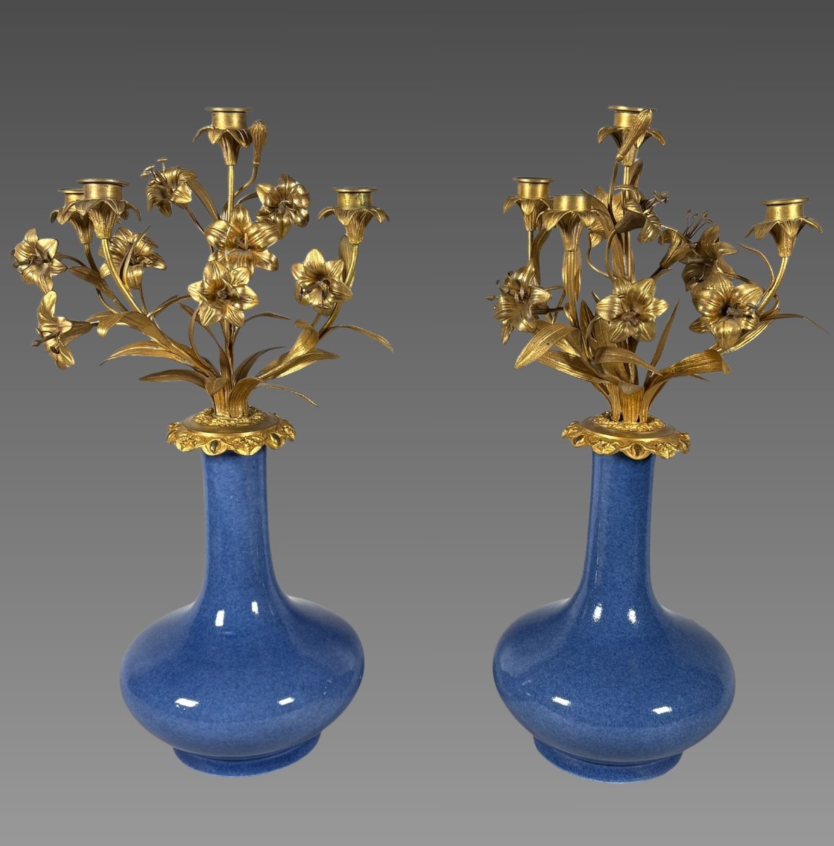 Paire de candélabres aux fleurs de style louis XV Epoque Napoleon III