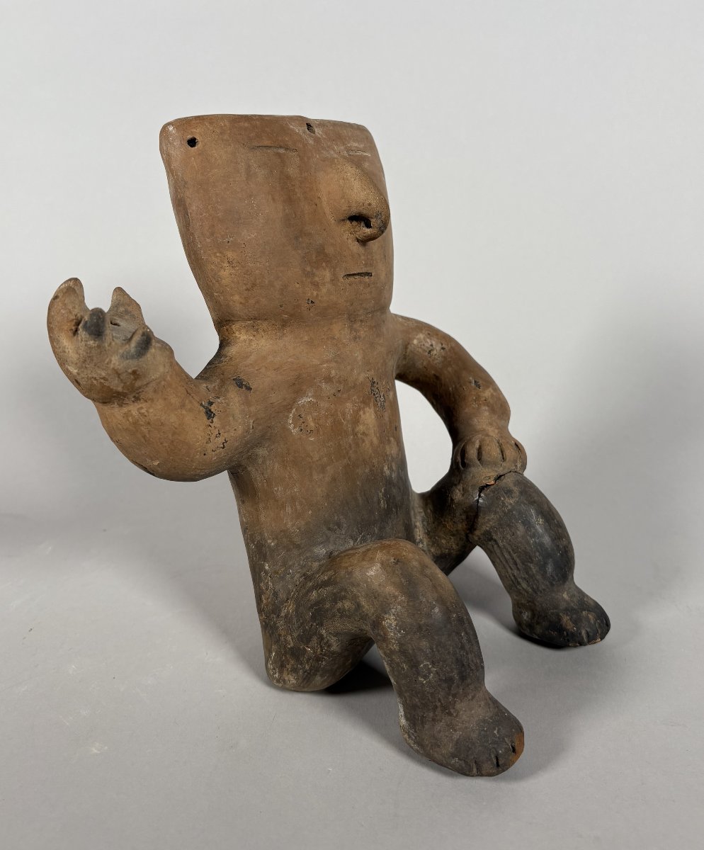 Culture Quimbaya, Colombie circa 500-1500 apr. J-C. Sculpture d'un chef  Cacique-photo-2