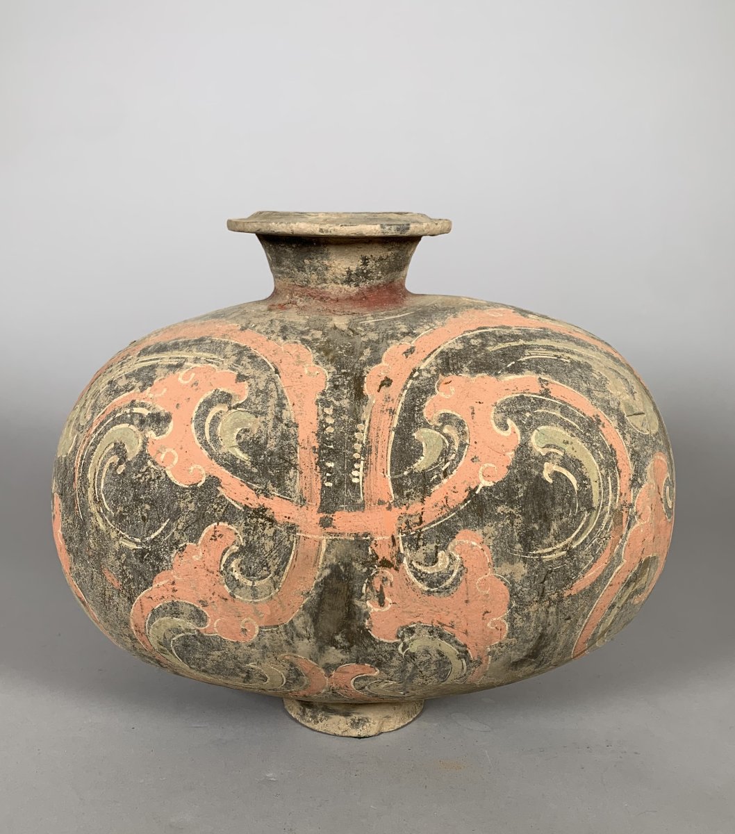 Vase Cocon en terre  polychrome  Dynastie HAN antérieur (206 BC- 220 AC). Chine Antique