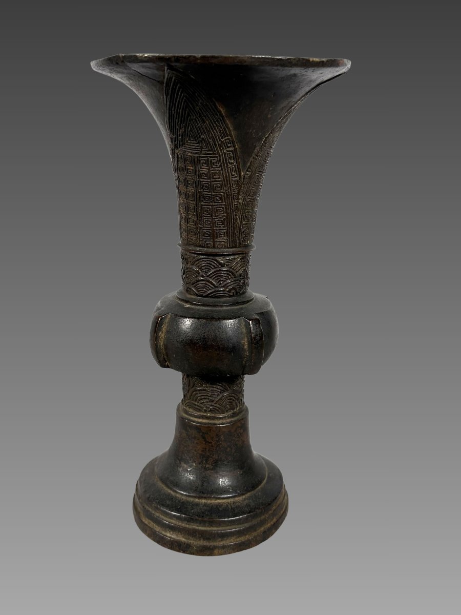 Vase Gu en bronze Dynastie Song (960-1279) Chine antique