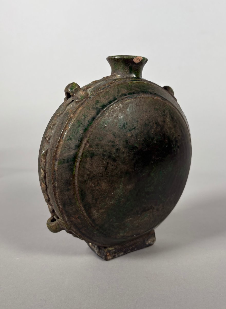 Green-glazed Earthenware Water Bottle Of A Nomadic Horseman, Tang Dynasty, China (618–907) -photo-3