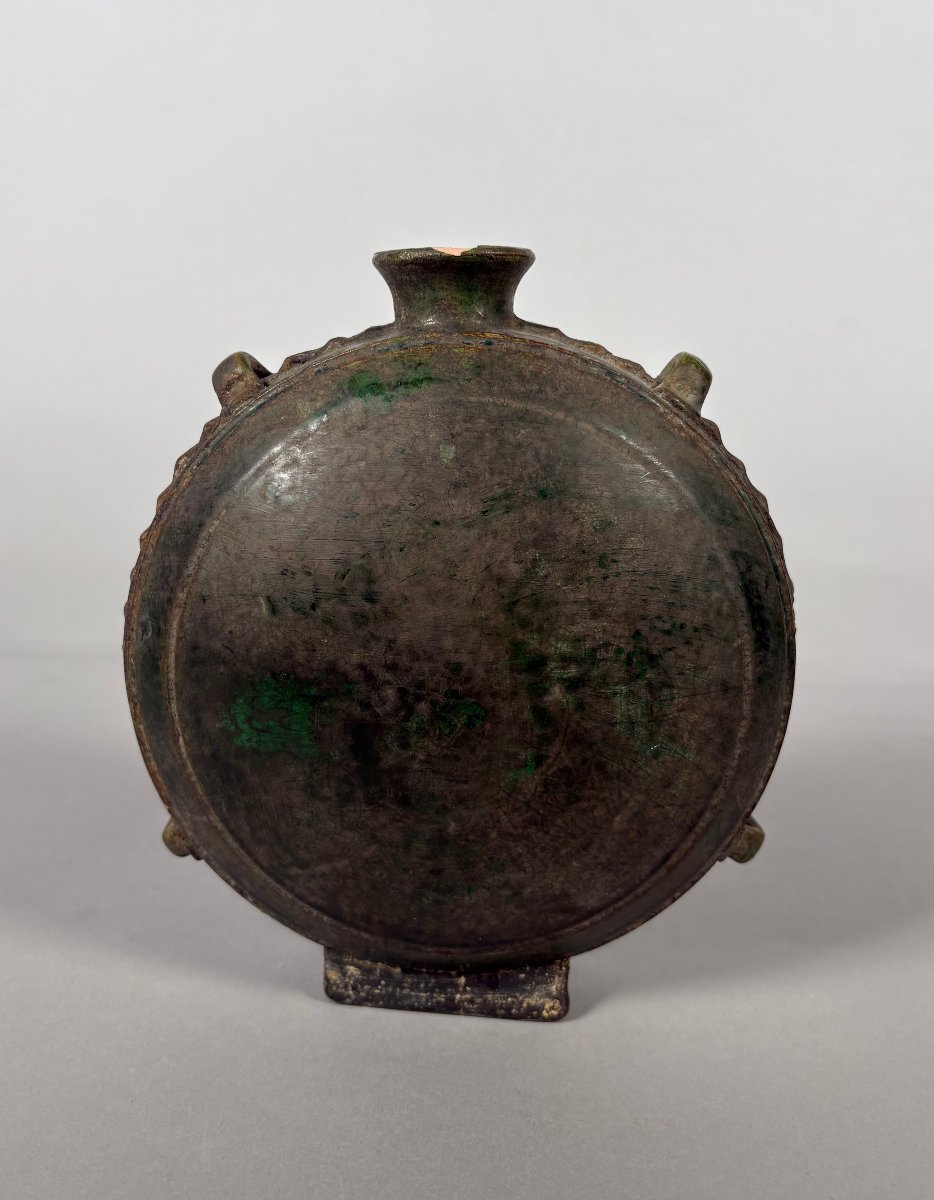 Green-glazed Earthenware Water Bottle Of A Nomadic Horseman, Tang Dynasty, China (618–907) -photo-1