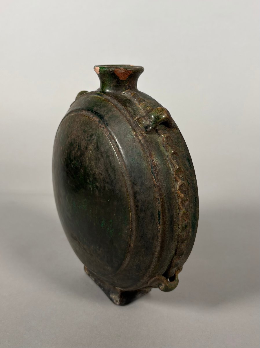 Green-glazed Earthenware Water Bottle Of A Nomadic Horseman, Tang Dynasty, China (618–907) -photo-3