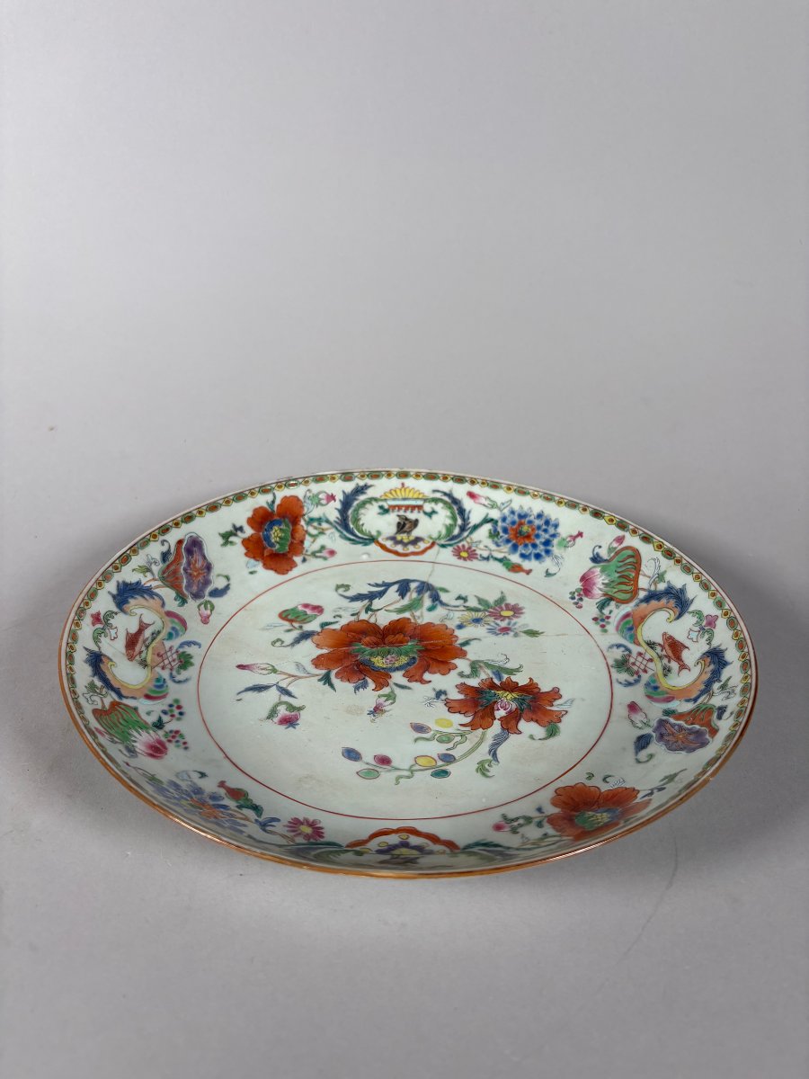 Chine Assiette en porcelaine au décor " pompadour" XVIIIeme Epoque Qianlong (1711 - 1799) -photo-4