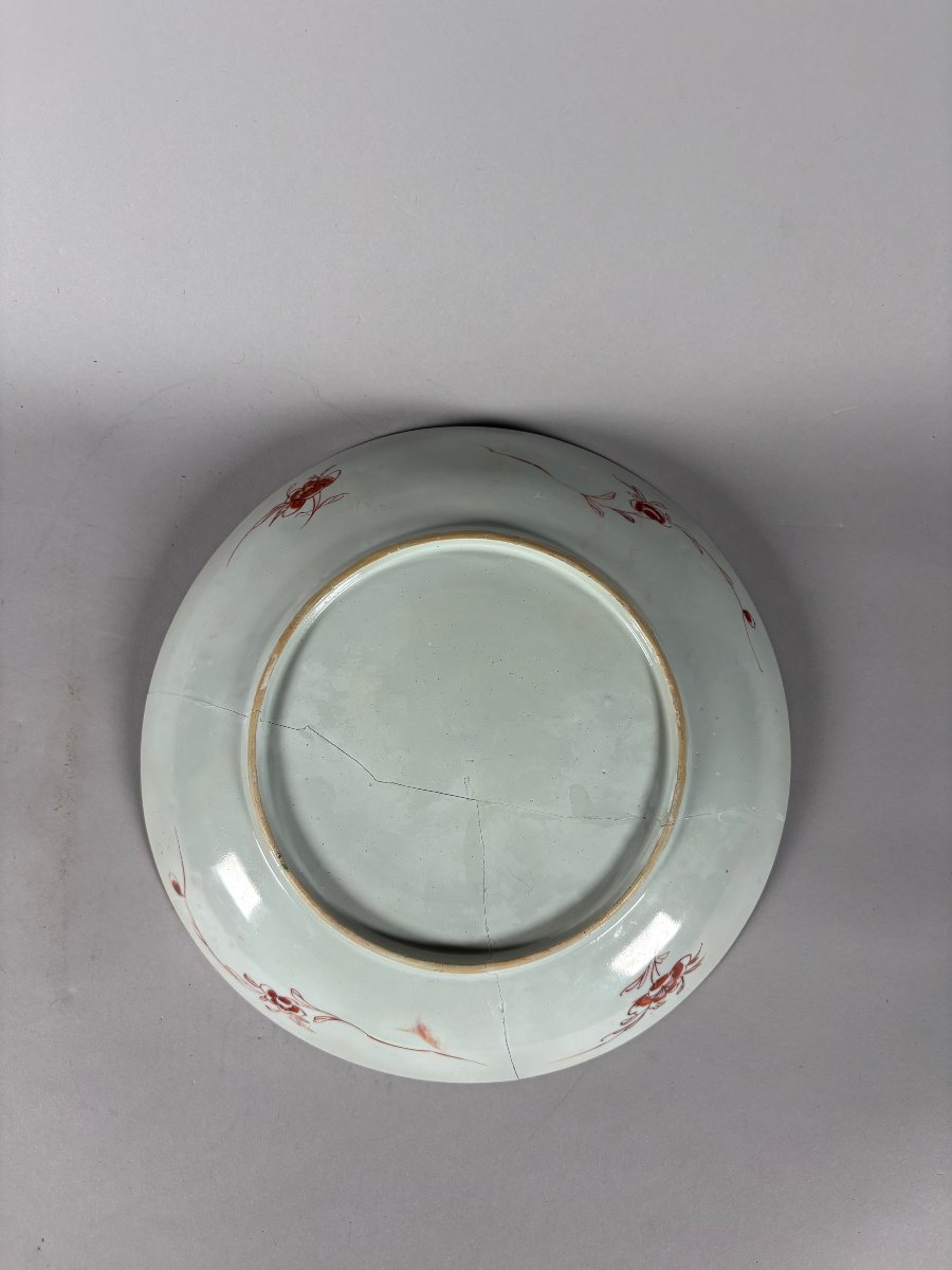 Chine Assiette en porcelaine au décor " pompadour" XVIIIeme Epoque Qianlong (1711 - 1799) -photo-1