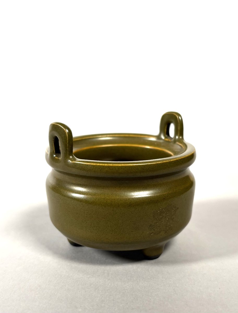 "tea Powder" Porcelain Incense Burner, China, 19th Century