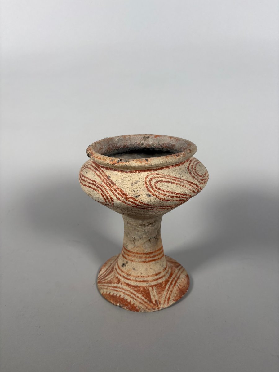 Terracotta Vases From Ban Chiang, Thailand: Archaeology, 1000 Bc