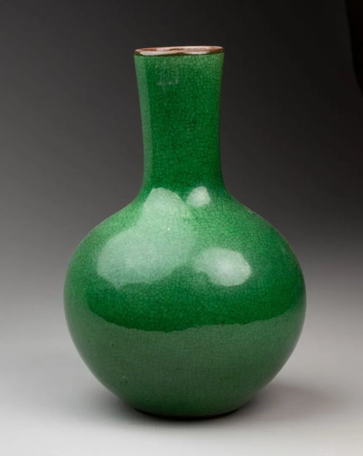 Vase shangping en porcelaine monochrome vert -Kangxi (1662-1722) CHINE  
