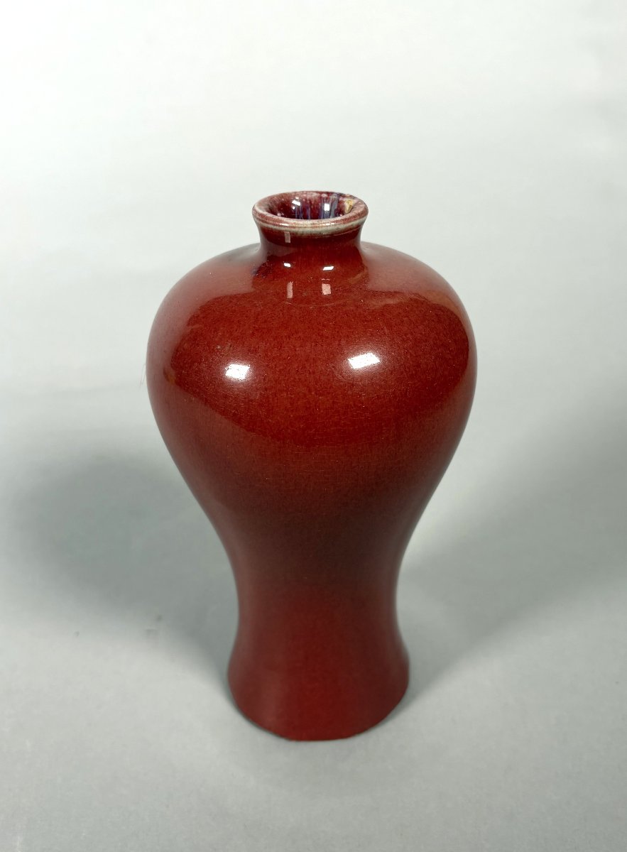 Vase Meiping rouge sang de bœuf en porcelaine  Chine    XIXème siècle 