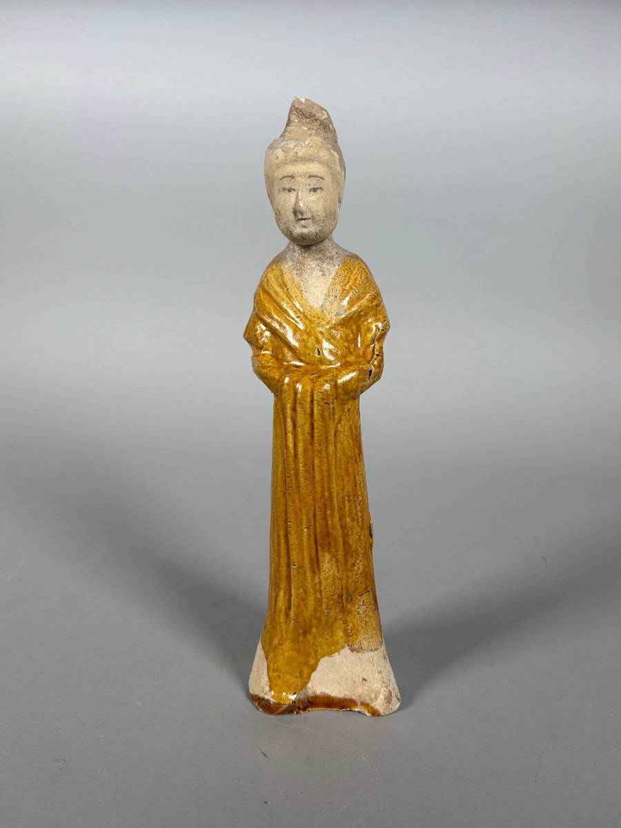 Sculpture d'une dame de cour Mingqi Chine Dynastie Tang (618-907)