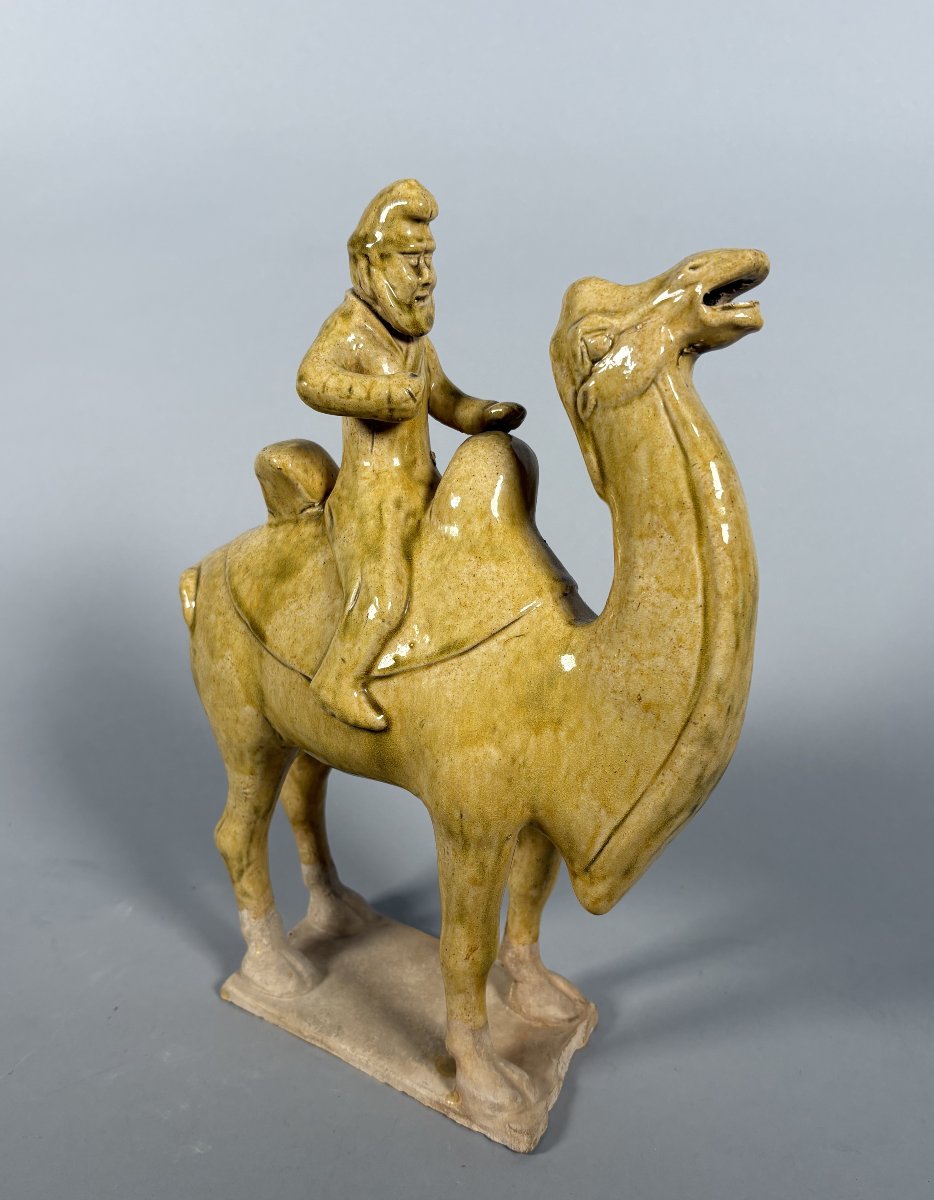 Mingqi Of A Rider On A Camel, Sui Dynasty (581–618)