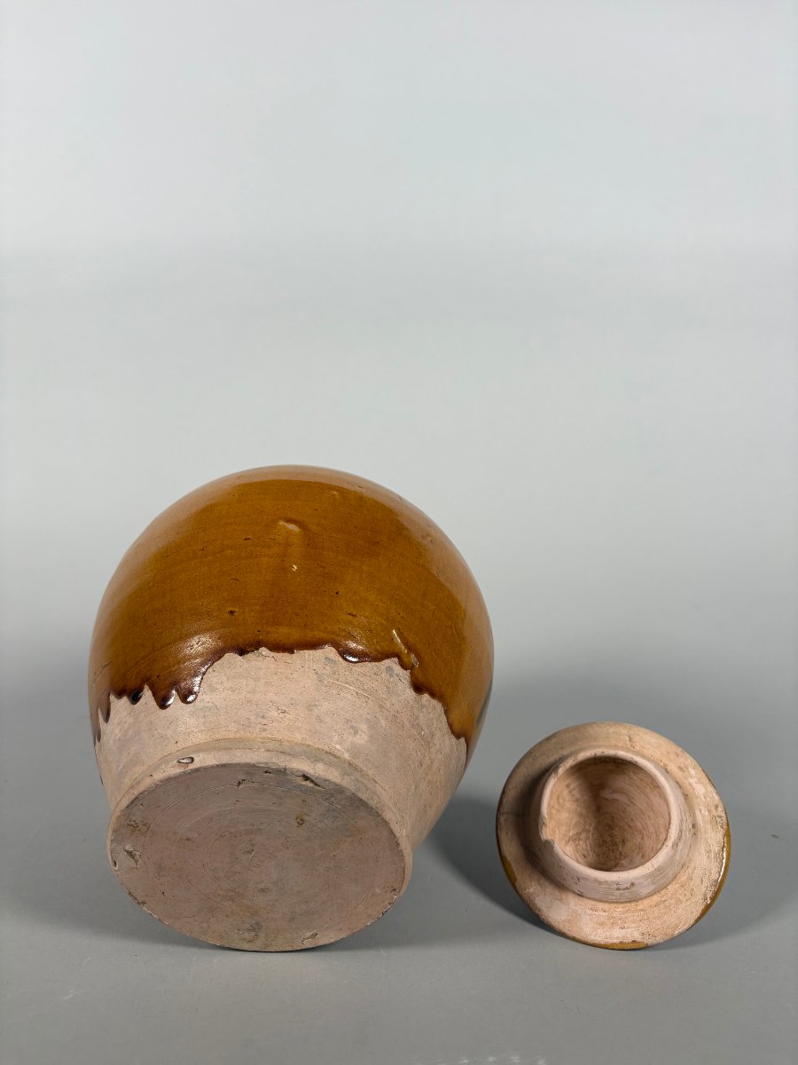 Covered Terracotta Vase With Amber Glaze From The Tang Dynasty (618–907)-photo-3