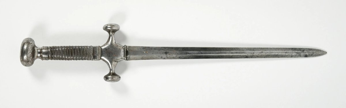 Heavy Thrusting Dagger From The 16th–17th Centuries