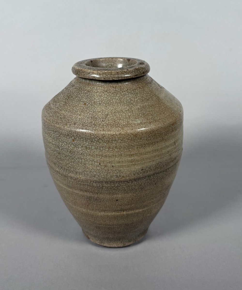 Cream-colored Crackled Stoneware Vase, Ming Dynasty (1368–1644), China -photo-2