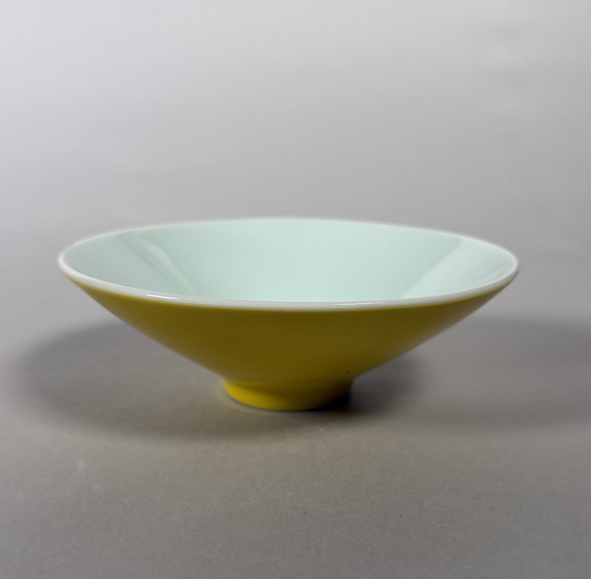 Coupe en porcelaine monochrome  jaune citron Yongzheng (1723-1735) Chine-photo-3