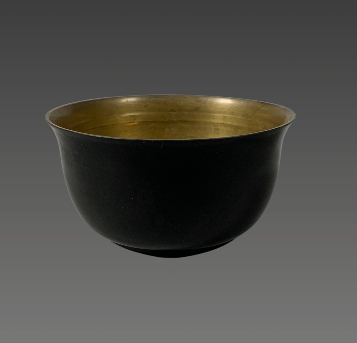 Jean DUNAND (1877-1942).  coupe en bronze laqué Art Déco