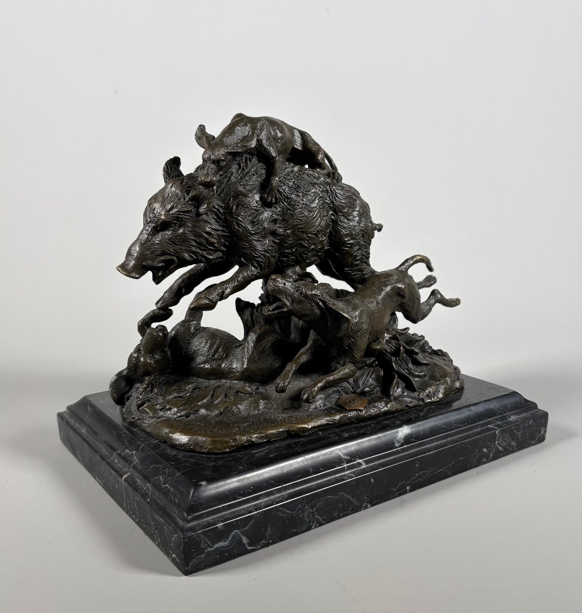 Pierre Jules Mene (1810–1879) Wild Boar Caught By Four Dogs Bronze Sculpture-photo-3
