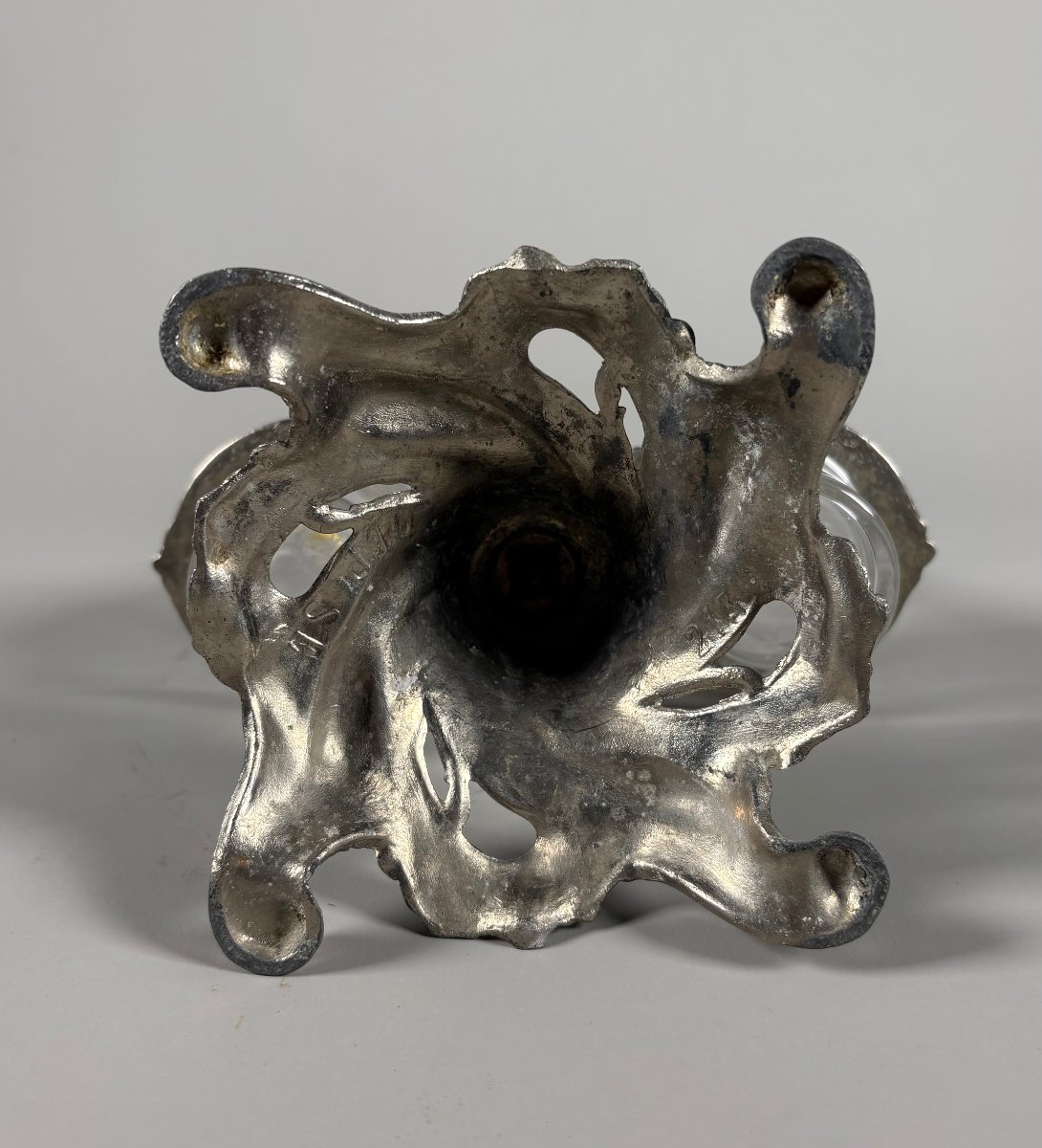 Huilier vinaigrier en bronze argenté rocaille et cristal taillé XIXeme siecle-photo-4