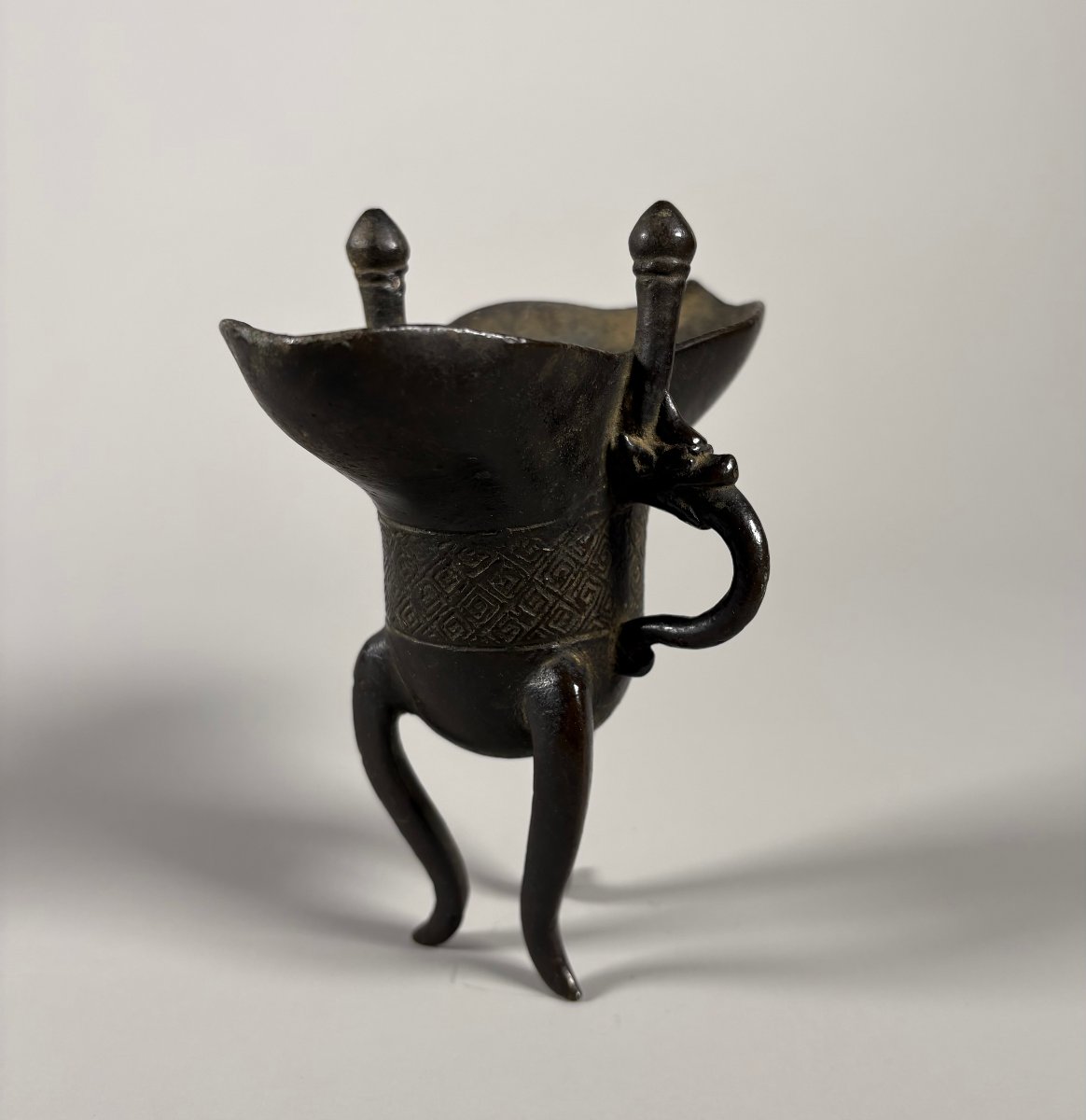 "jue" Tripod Vase, Bronze, China, Song-yuan Period  -photo-2