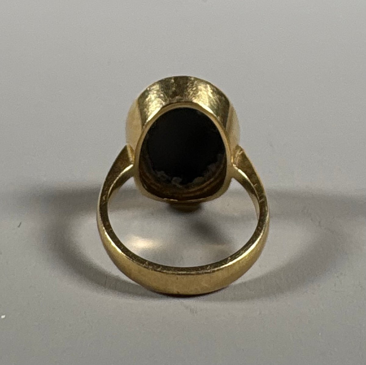 18k Yellow Gold Ring Set With A Large Dark Australian Opal-photo-2