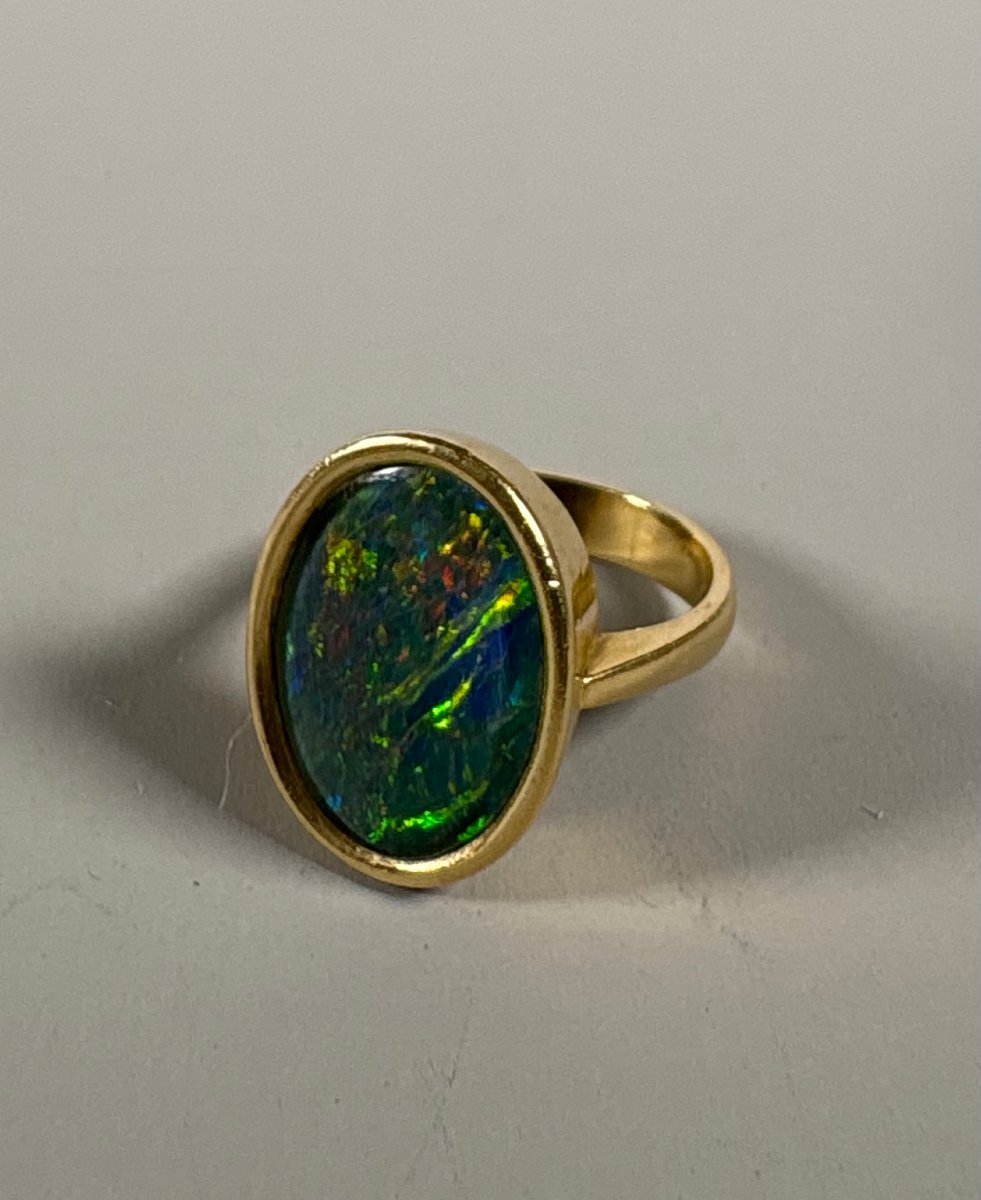 18k Yellow Gold Ring Set With A Large Dark Australian Opal-photo-3