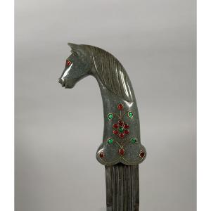 Poignard Kard Moghol Au Décor De Tete De Cheval En Jade Indo Iranien  XIXeme Siecle