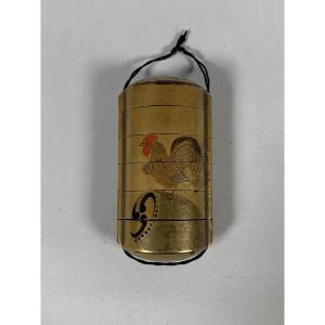 INRO en laque fundame au décor de coq Japon Epoque EDO (1603 - 1868), XIXeme siecle