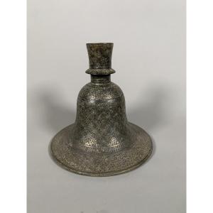 Base de narguilé "huqqa" Bidri niellé d'argent - Acier, Argent - Inde - XVIIIeme siecle
