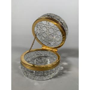 Boite circulaire en cristal taillé à monture en bronze style Charles X