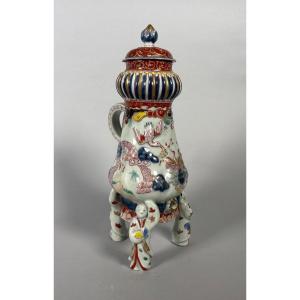 Imari Porcelain Tripod Fountain, Japan, Edo Period (1603–1868), 17th–18th Century