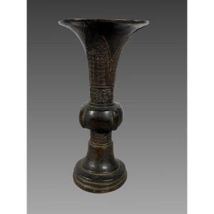 Song Dynasty (960–1279) Bronze Gu Vase, Ancient China