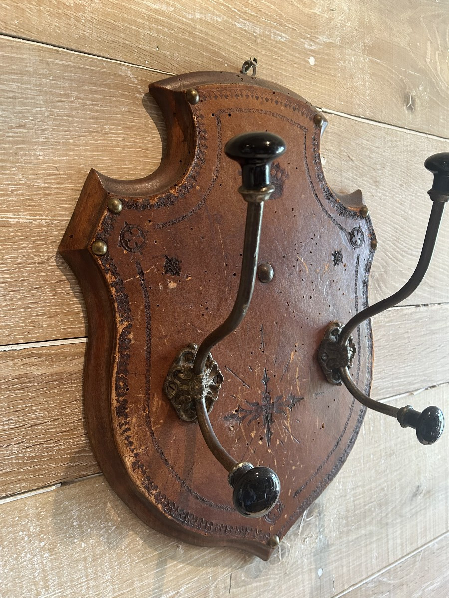 Coat Rack Of The Belgian Nobility-photo-5