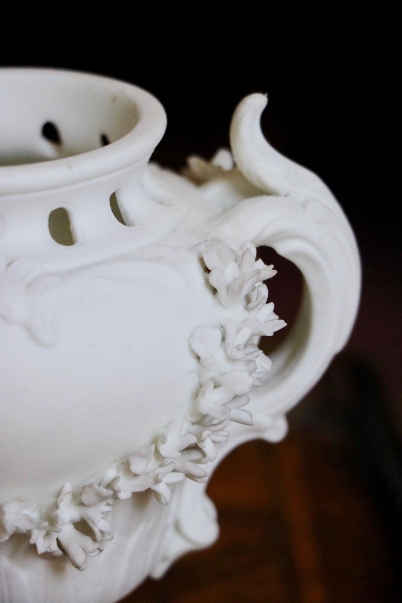 Pair Of Potpourris Vases In Biscuit Porcelain-photo-4