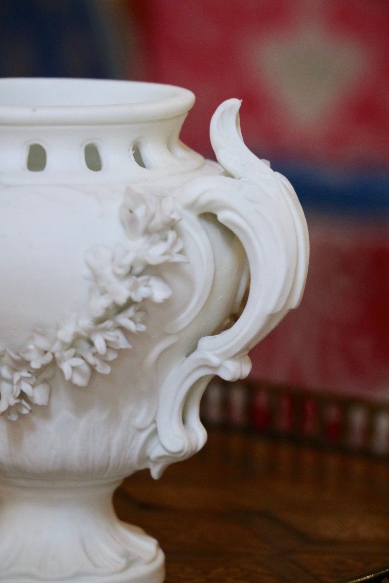 Pair Of Potpourris Vases In Biscuit Porcelain-photo-3