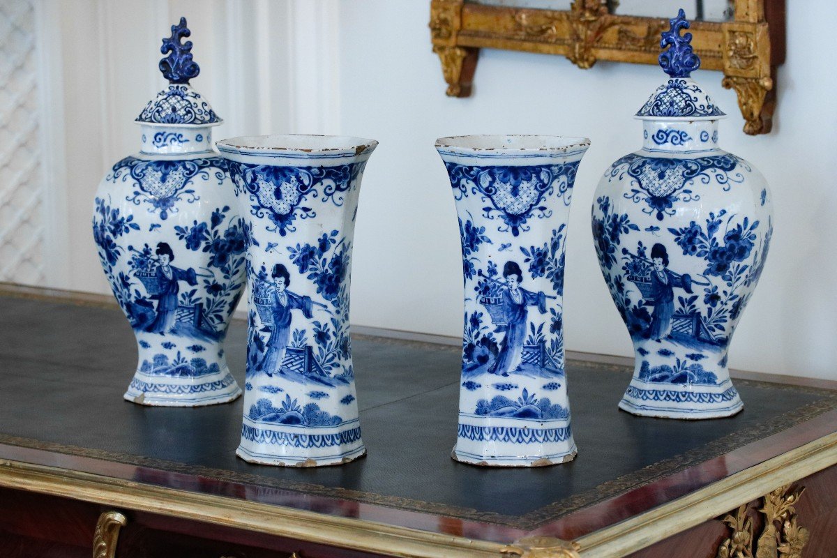 Ensemble De 4 Vases En Faïence De Delft