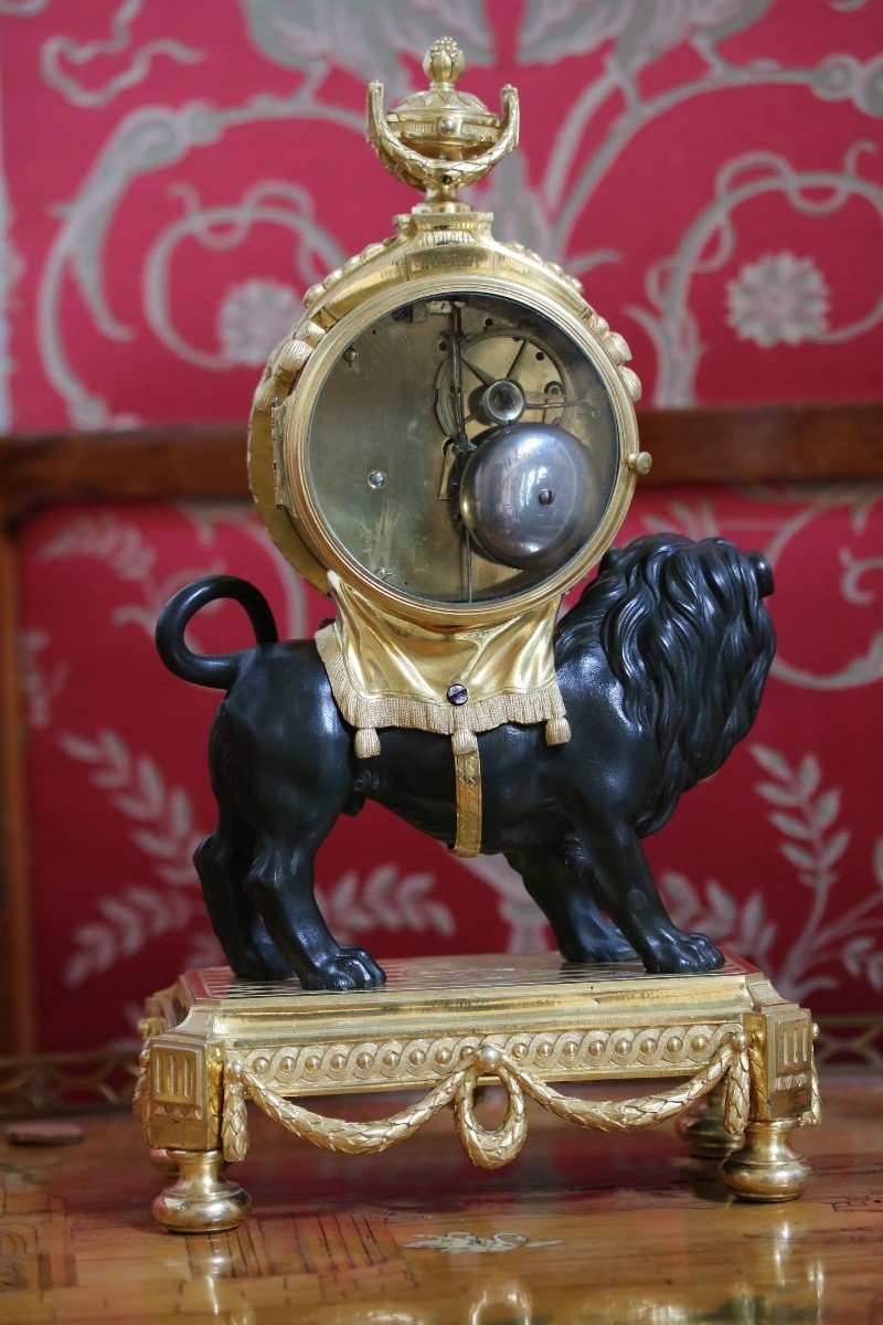 Pendule Au Lion En Bronze Doré Et En Bronze Patiné-photo-7